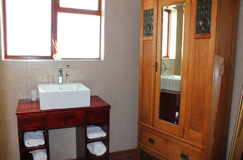 GI 2200 room 2 bathroom copy