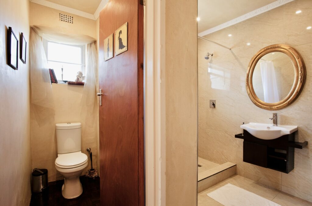 GM10 room 10 bathroom copy