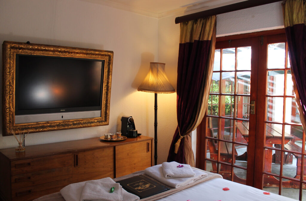 GM20 room 4 TV and view copy